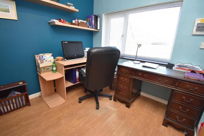 OFFICE.jpg