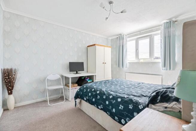 4 bed Detached for sale Image 10