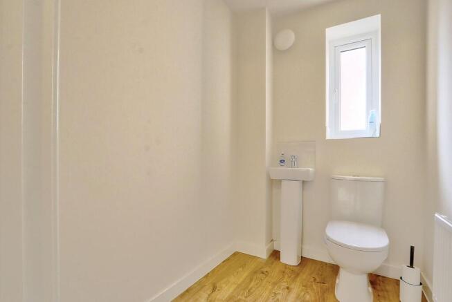 1 bed House Share to rent Image 5