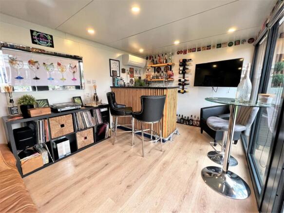 Garden Cabin Room
