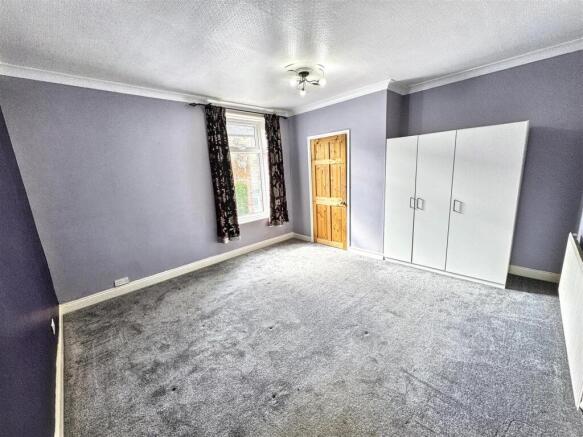 3 bed Terraced for sale Image 6