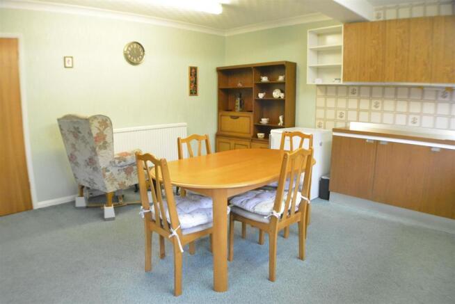 Dining Kitchen Second Picture