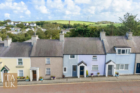 High Street, Cemaes Bay, LL67