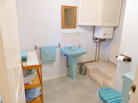 SHOWER ROOM