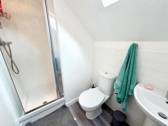 3 bed House for sale Image 11