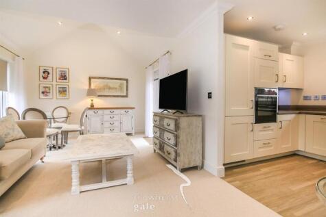 Cowdray Close, Cawston, Rugby.