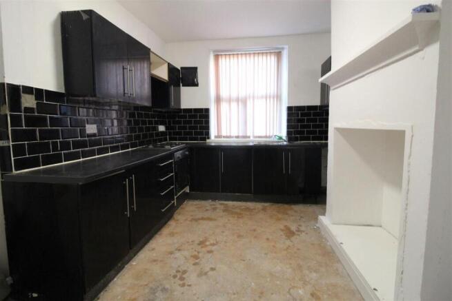 5 bed Terraced for sale Image 5