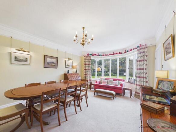 5 bed Detached for sale Image 12