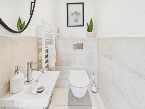 4 bed Detached for sale Image 7