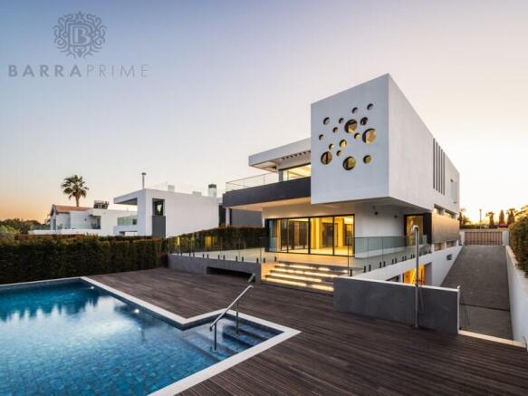 5-Bedroom Luxury Villa with Golf Course Views in Vilamoura