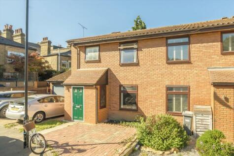Oliver Close, Chiswick