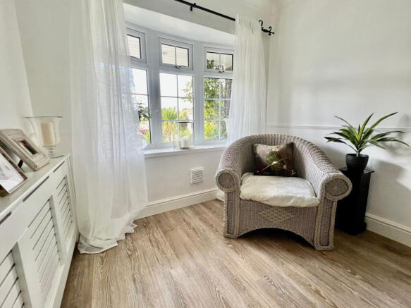 4 bed Detached for sale Image 12