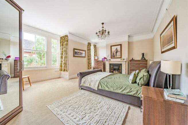 bedroom 1 ii h.jpg