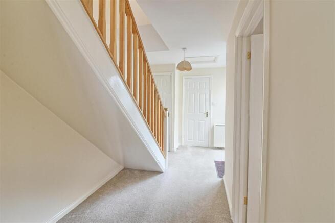 ENTRANCE HALL pic2