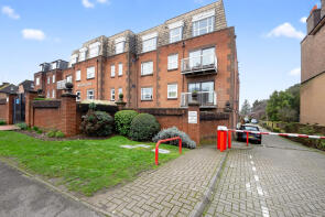 4, Pavilion Lodge, Lower Road, Harrow HA2 0DZ