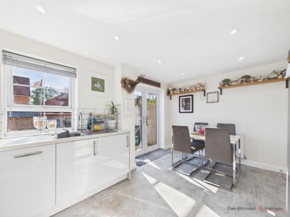 3 bed Semi-Detached for sale Image 9