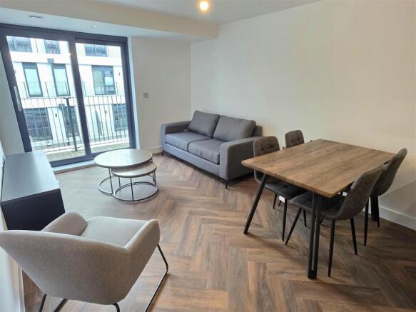 Dining/Lounge