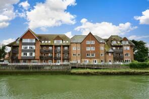 Flat 30, Martlets Court, Queen Street, Arundel BN18 9NZ