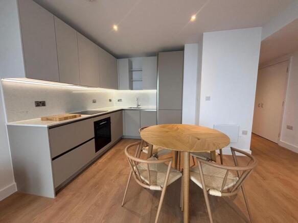 Kitchen & Dining