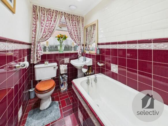 2 bed Semi-Detached Bungalow for sale Image 8