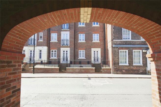 2 bed Flat for sale Image 9