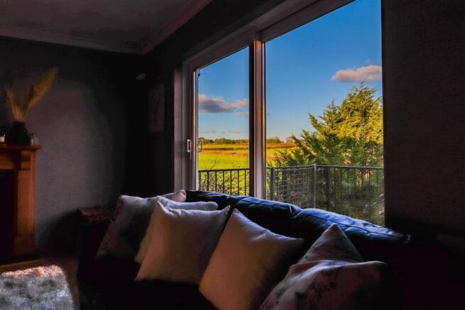 Roberts Close -8.jpg