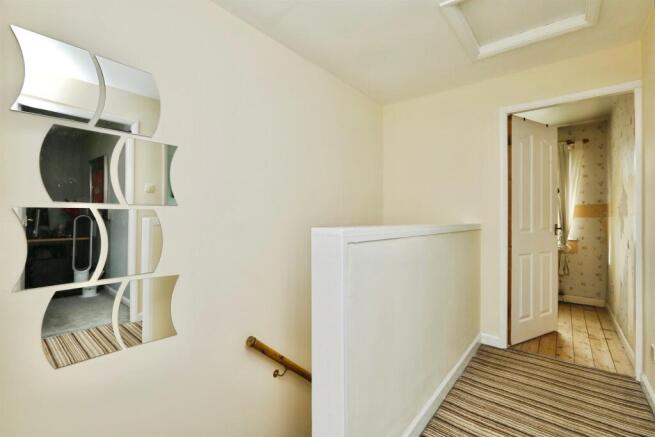 3 bed Semi-Detached for sale Image 10
