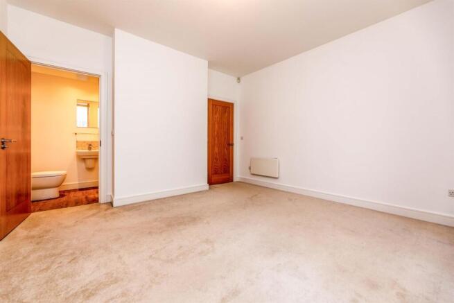 2 bed Apartment to rent Image 10
