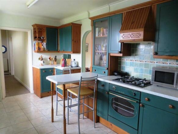 SPACIOUS FITTED LIVI
