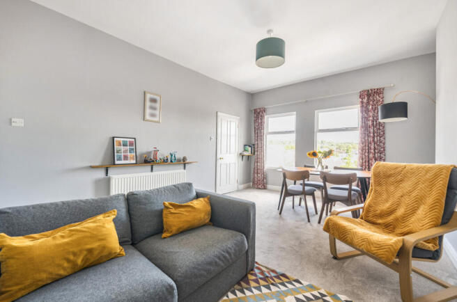 Sitting /Dining Room