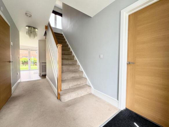 4 bed Detached for sale Image 11