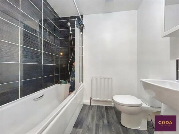 Bathroom (8).jpg
