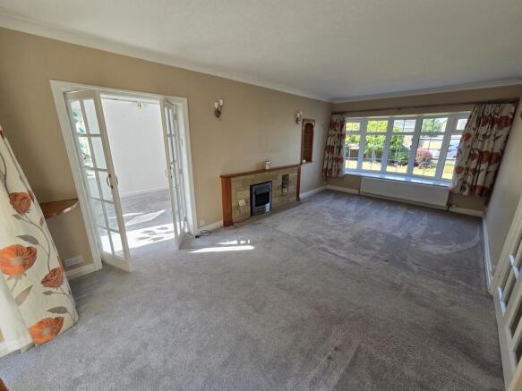 4 bed Detached to rent Image 4