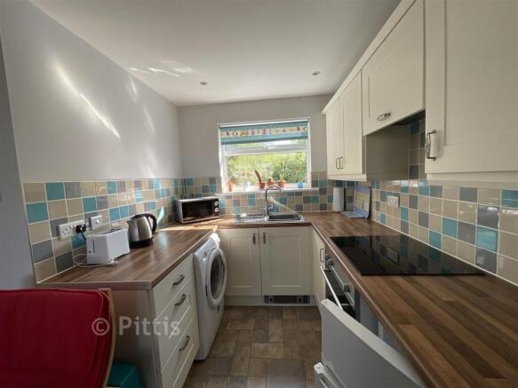 Yaverland Road, Sandown, Isle of Wight photo 4