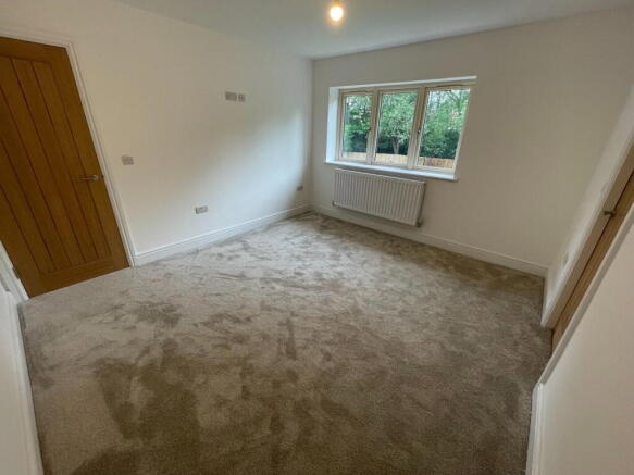 4 bed Detached for sale Image 6