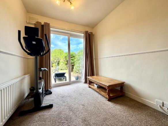 4 bed Semi-Detached for sale Image 8