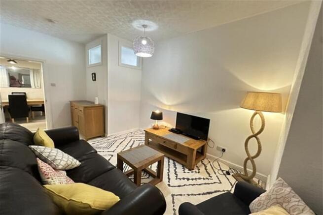 2 bed Flat for sale Image 6