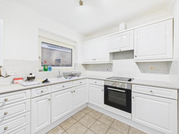 CAM04018G0-PR0420-STILL005