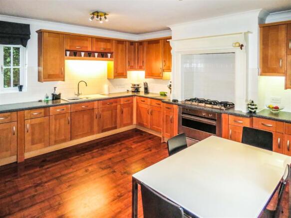 Kitchen.JPG