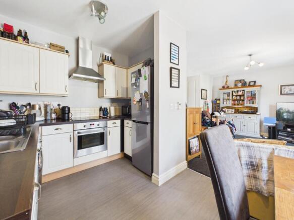 2 bed Apartment for sale Image 6