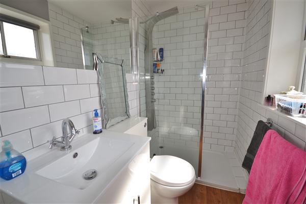 EN SUITE SHOWER