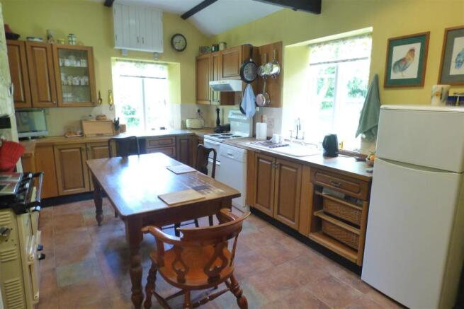 kitchen 2.JPG