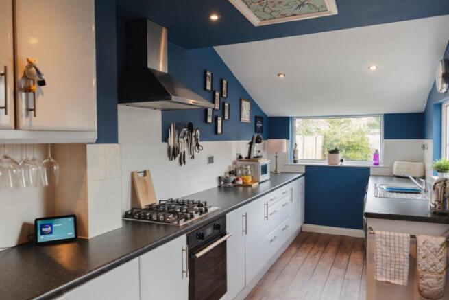 3 bed Terraced for sale Image 4