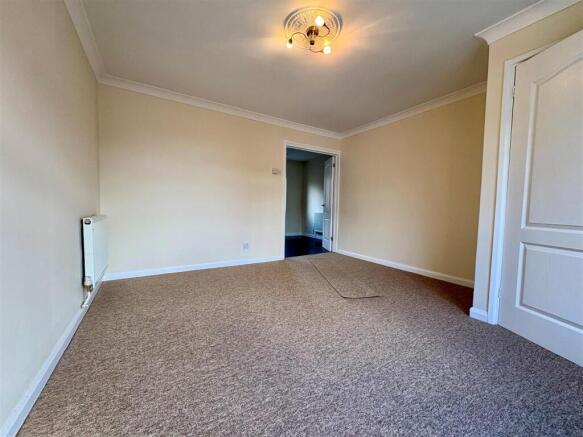 86 llys gwyn lounge 1.jpg