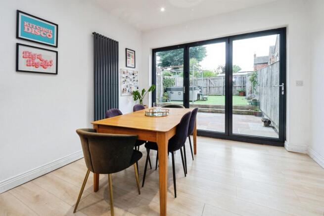 4 bed Terraced for sale Image 5