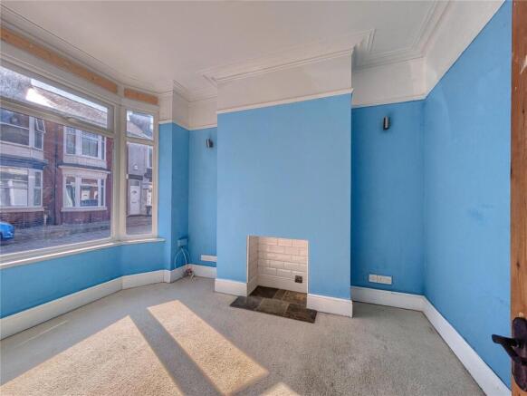 2 bed Terraced to rent Image 2
