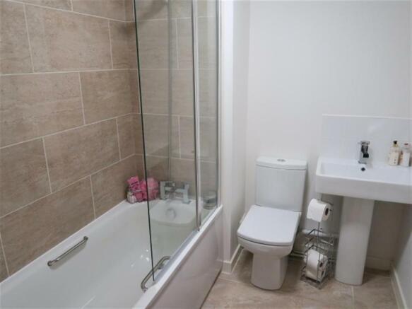 P003674 Bathroom.JPG