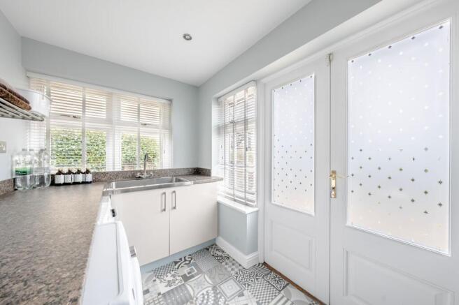 6 bed Semi-Detached for sale Image 12