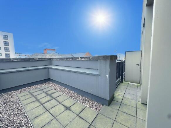 PRIVATE ROOF TERRACE
