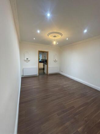 House in London, Seven Kings - View 4
